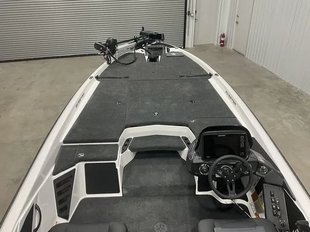 Slide: The Image of Skeeter ZXR21 SE 2026 - 14