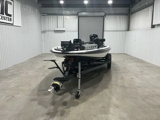 Slide: The Image of Skeeter ZXR21 SE 2026 - 2