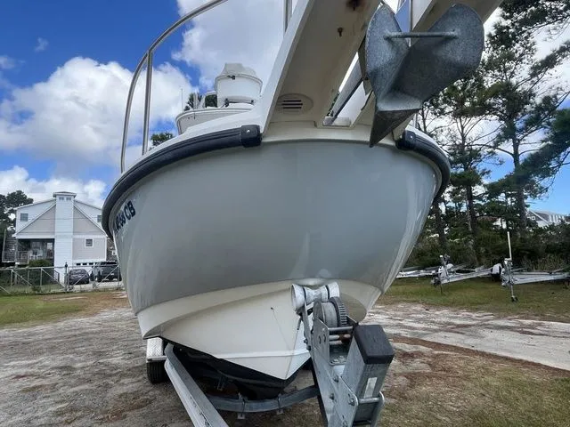 Slide: The Image of Boston Whaler 26 Outrage 2001 - 2