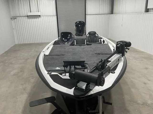 Slide: The Image of Skeeter ZXR21 SE 2026 - 12