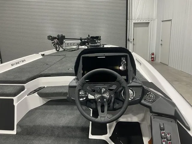 Slide: The Image of Skeeter ZXR21 SE 2026 - 14