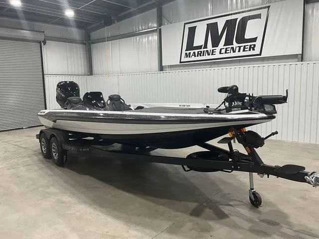 Slide: The Image of Skeeter ZXR21 SE 2026 - 5