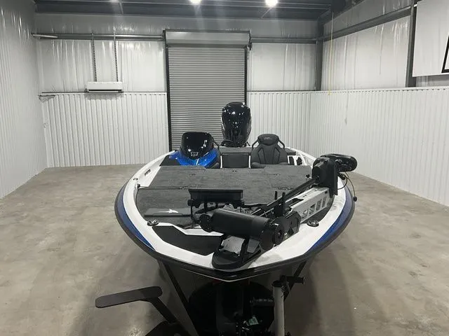 Slide: The Image of Skeeter ZXR21 SE 2026 - 12