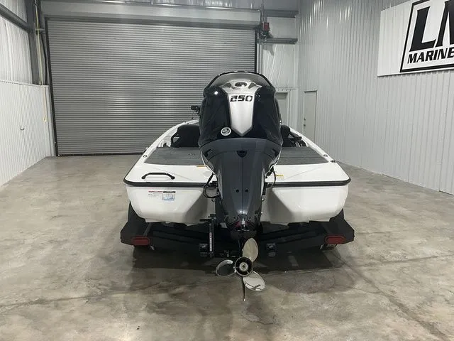 Slide: The Image of Skeeter ZXR21 SE 2026 - 4