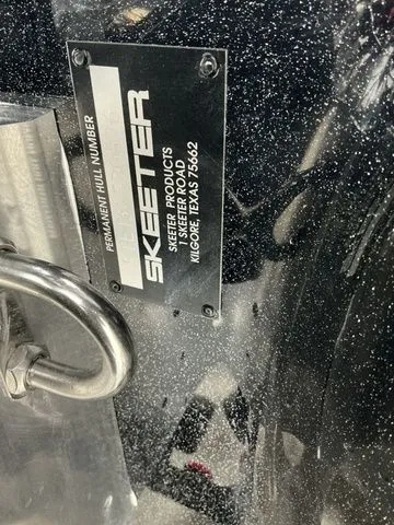 Slide: The Image of Skeeter FXR21 Apex 2026 - 11