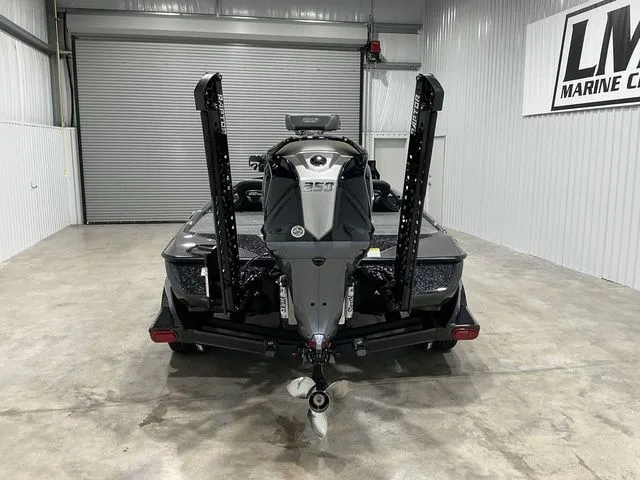 Slide: The Image of Skeeter FXR21 Apex 2026 - 12