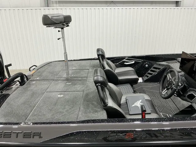 Slide: The Image of Skeeter FXR21 Apex 2026 - 15