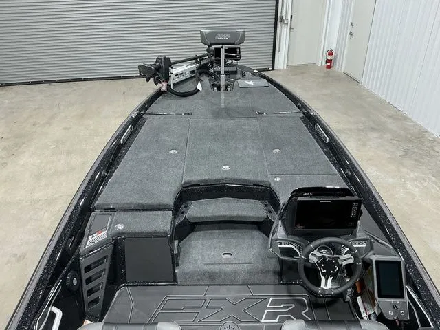 Slide: The Image of Skeeter FXR21 Apex 2026 - 4