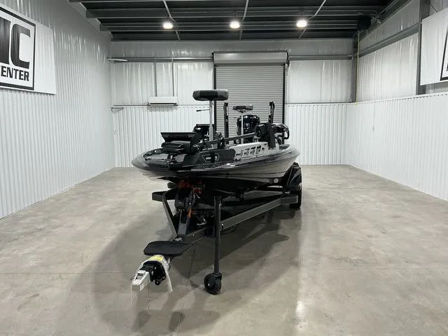 Slide: The Image of Skeeter FXR21 Apex 2026 - 5