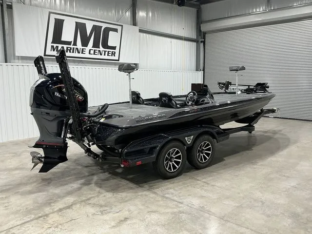 Slide: The Image of Skeeter FXR21 Apex 2026 - 6