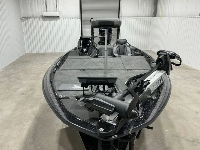 Slide: The Image of Skeeter FXR21 Apex 2026 - 7