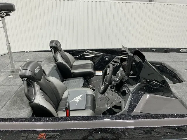 Slide: The Image of Skeeter FXR21 Apex 2026 - 8