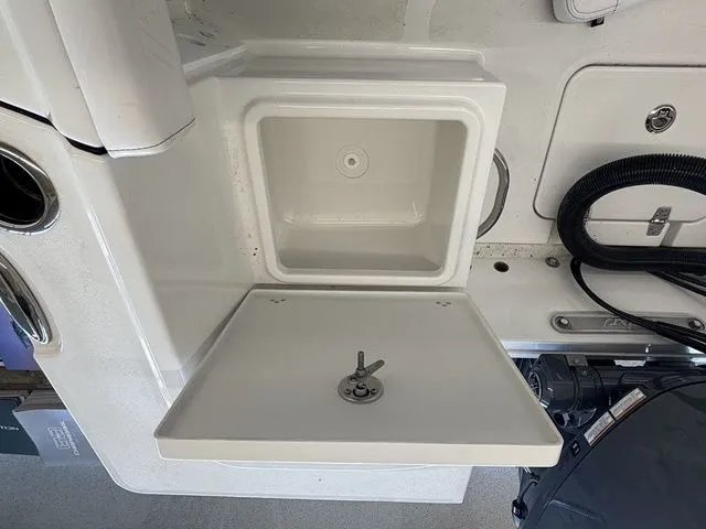 Slide: The Image of Parker Marine 180 Coastal 2026 - 14