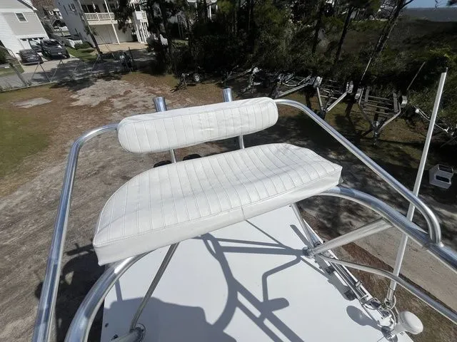 Slide: The Image of Boston Whaler 26 Outrage 2001 - 12
