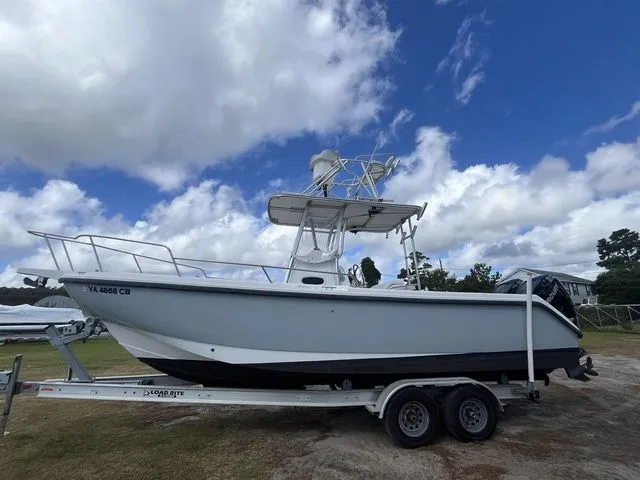 Slide: The Image of Boston Whaler 26 Outrage 2001 - 3