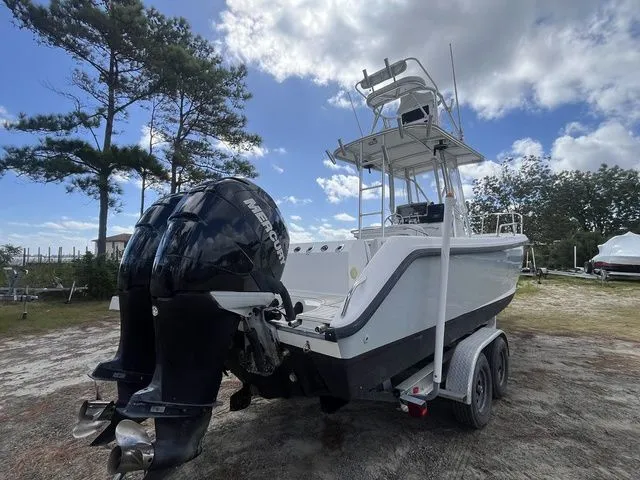 Slide: The Image of Boston Whaler 26 Outrage 2001 - 6