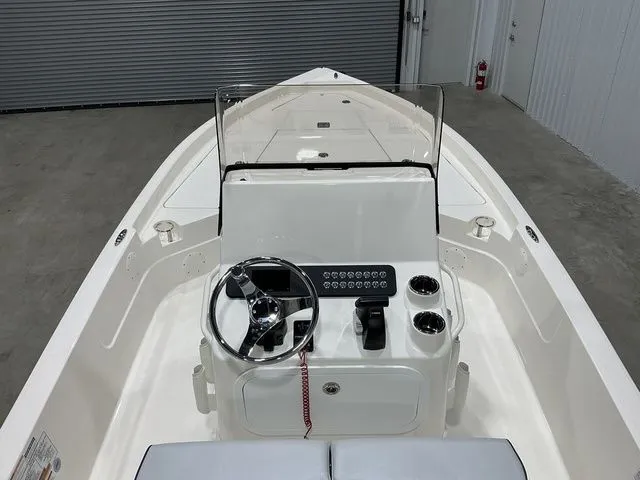 Slide: The Image of Skeeter SX230 2026 - 11