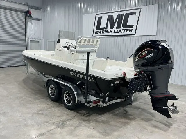 Slide: The Image of Skeeter SX230 2026 - 3