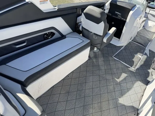 Slide: The Image of Yamaha 275SE 2020 - 14