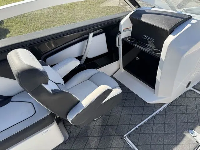 Slide: The Image of Yamaha 275SE 2020 - 17