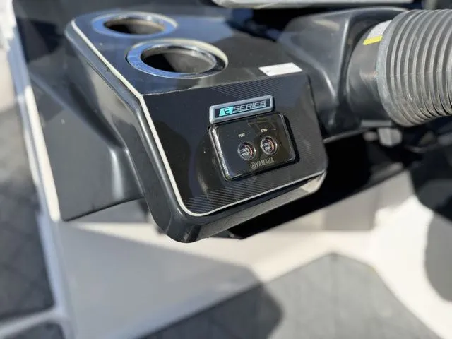 Slide: The Image of Yamaha 275SE 2020 - 20