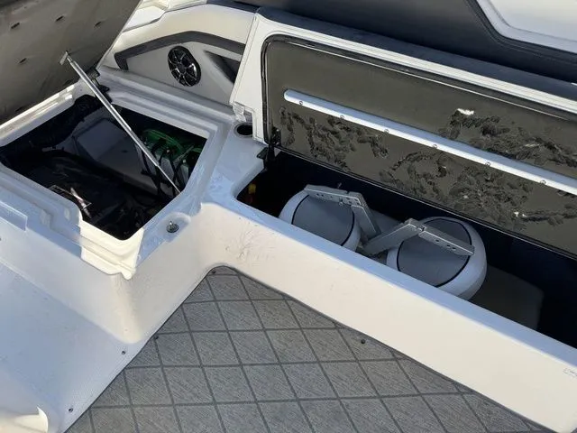 Slide: The Image of Yamaha 275SE 2020 - 23