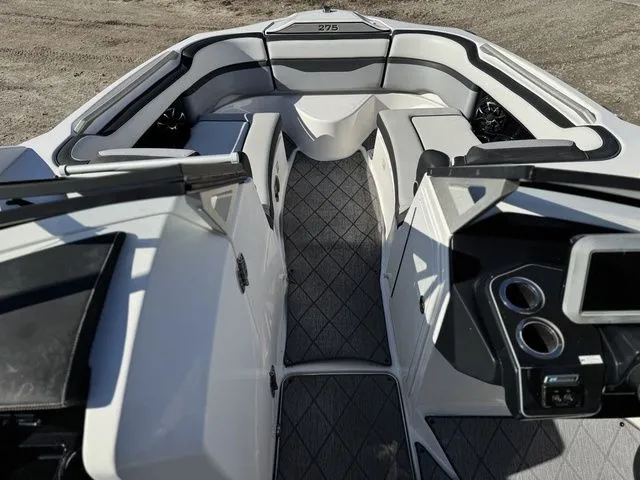 Slide: The Image of Yamaha 275SE 2020 - 31