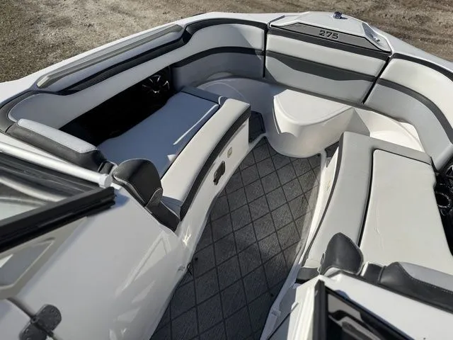 Slide: The Image of Yamaha 275SE 2020 - 32