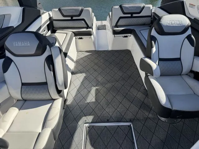 Slide: The Image of Yamaha 275SE 2020 - 40