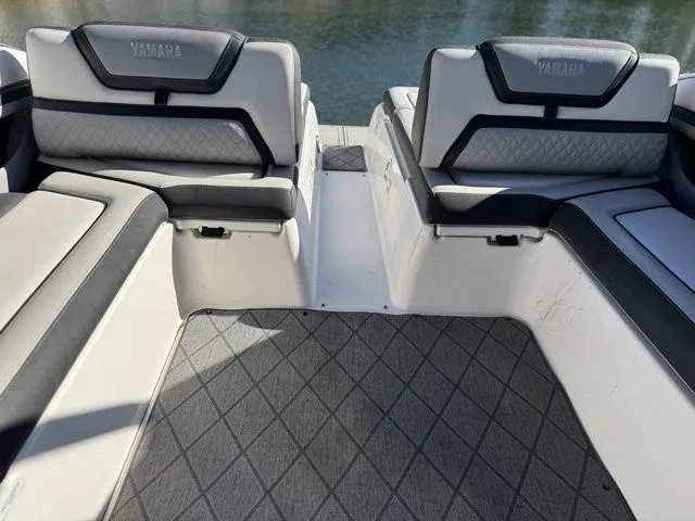 Slide: The Image of Yamaha 275SE 2020 - 42