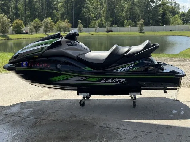 Slide: The Image of Kawasaki Jet Ski Ultra 2016 - 4