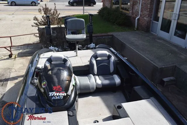 Slide: The Image of Triton TR-196 2006 - 12