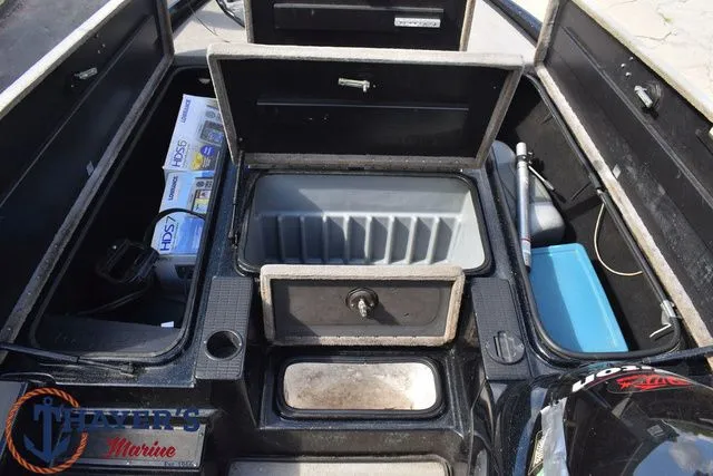 Slide: The Image of Triton TR-196 2006 - 16