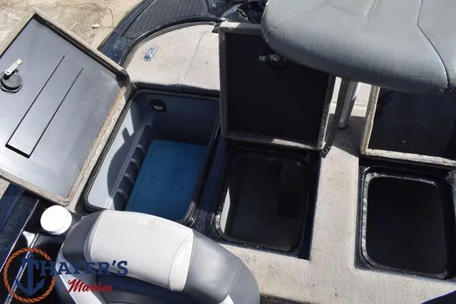 Slide: The Image of Triton TR-196 2006 - 17