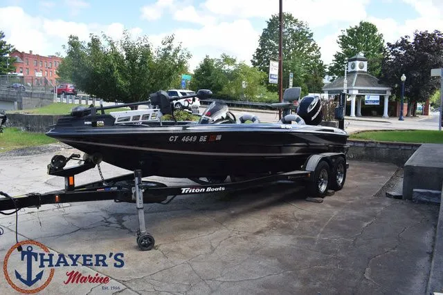 Slide: The Image of Triton TR-196 2006 - 24