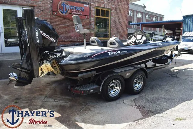 Slide: The Image of Triton TR-196 2006 - 3