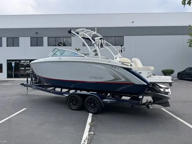 Slide: The Image of Cobalt R5 Surf 2021 - 3