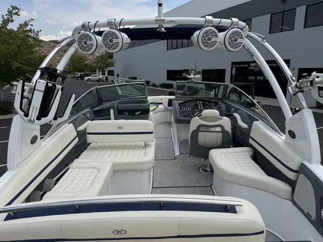 Slide: The Image of Cobalt R5 Surf 2021 - 5