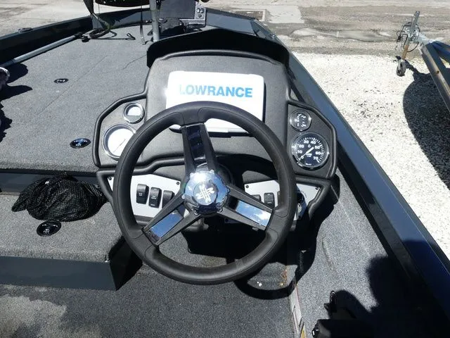 Slide: The Image of Ranger Boats RT198P 2021 - 10