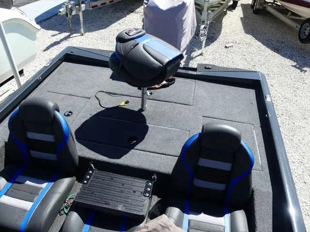 Slide: The Image of Ranger Boats RT198P 2021 - 15