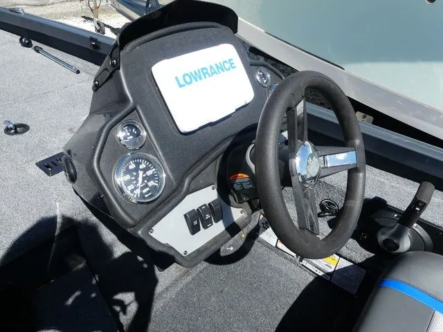 Slide: The Image of Ranger Boats RT198P 2021 - 8