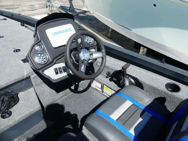 Slide: The Image of Ranger Boats RT198P 2021 - 9