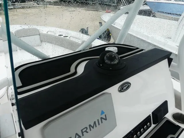 Slide: The Image of Sea Fox 248 Commander 2023 - 25