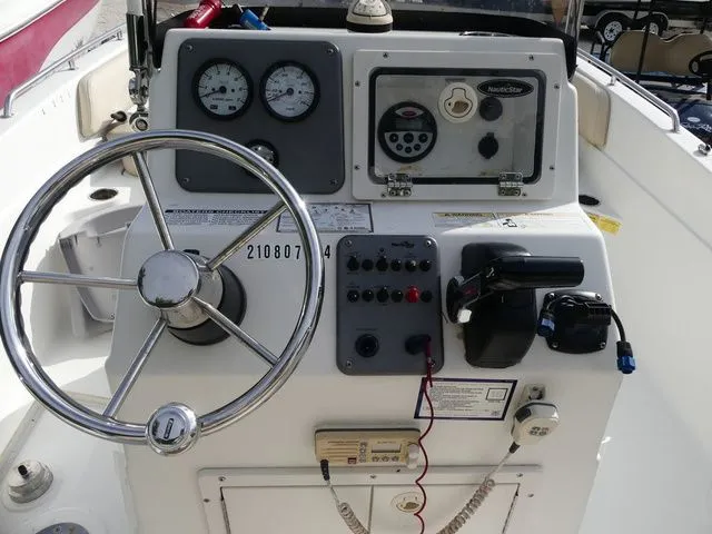 Slide: The Image of NauticStar 210 Coastal 2014 - 6