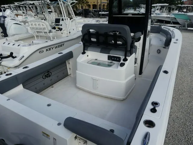 Slide: The Image of NauticStar 2602 Legacy 2023 - 5