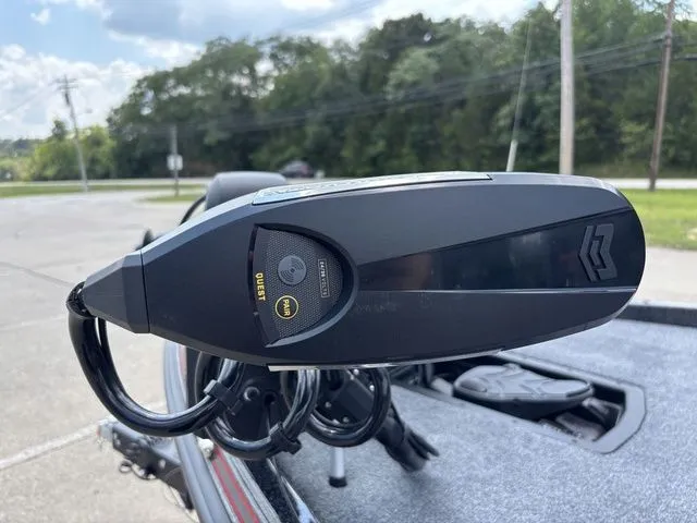 Slide: The Image of Phoenix Bass Boat 721 ZXL 2026 - 10