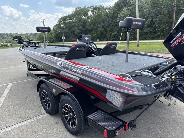 Slide: The Image of Phoenix Bass Boat 721 ZXL 2026 - 16
