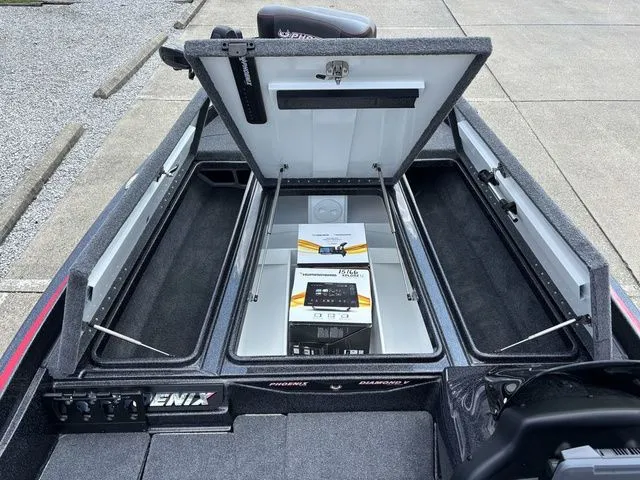 Slide: The Image of Phoenix Bass Boat 721 ZXL 2026 - 18