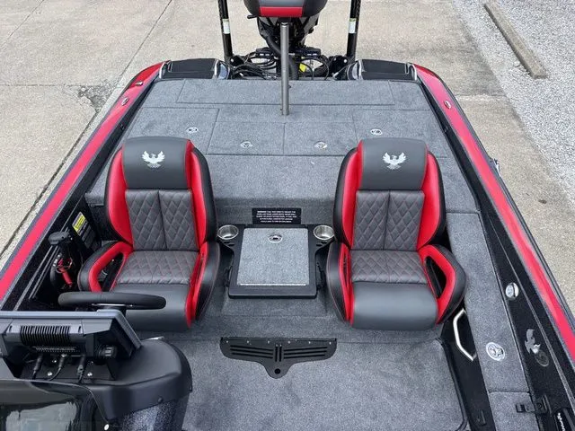 Slide: The Image of Phoenix Bass Boat 721 ZXL 2026 - 19