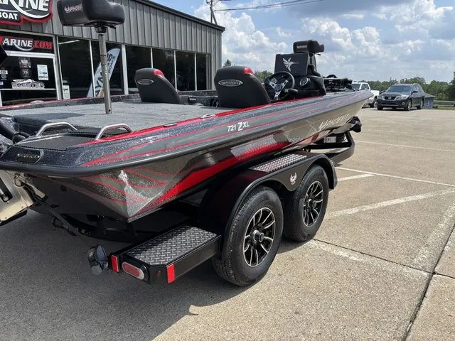 Slide: The Image of Phoenix Bass Boat 721 ZXL 2026 - 4